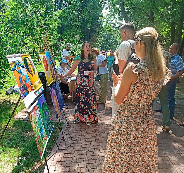 «Свет Спасительной ЛЮБВИ» – передвижные Выставки Виктории ПреобРАженской